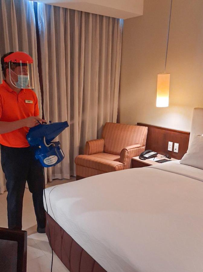 מונטינלופה The B Hotel Alabang מראה חיצוני תמונה