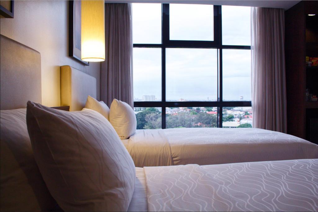 מונטינלופה The B Hotel Alabang מראה חיצוני תמונה