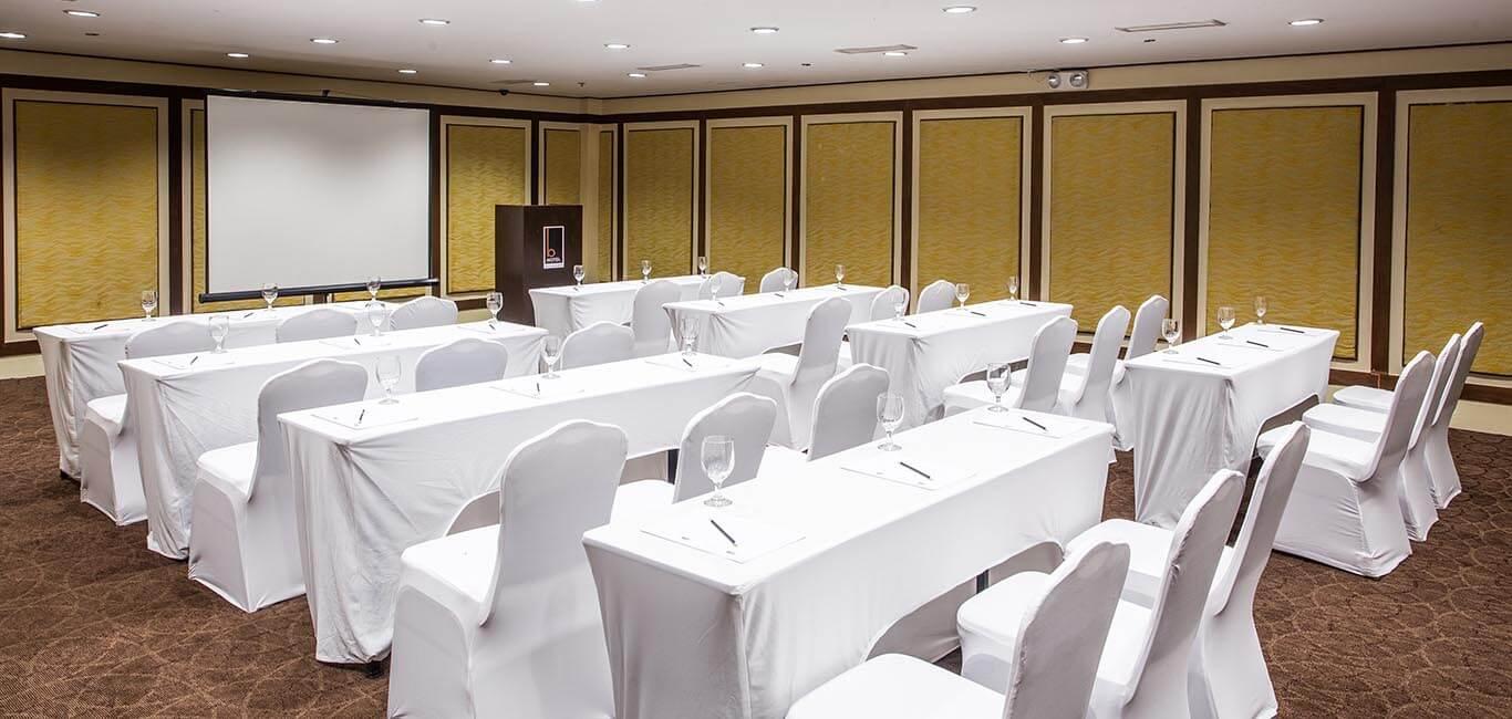 מונטינלופה The B Hotel Alabang מראה חיצוני תמונה