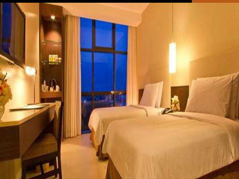 מונטינלופה The B Hotel Alabang מראה חיצוני תמונה