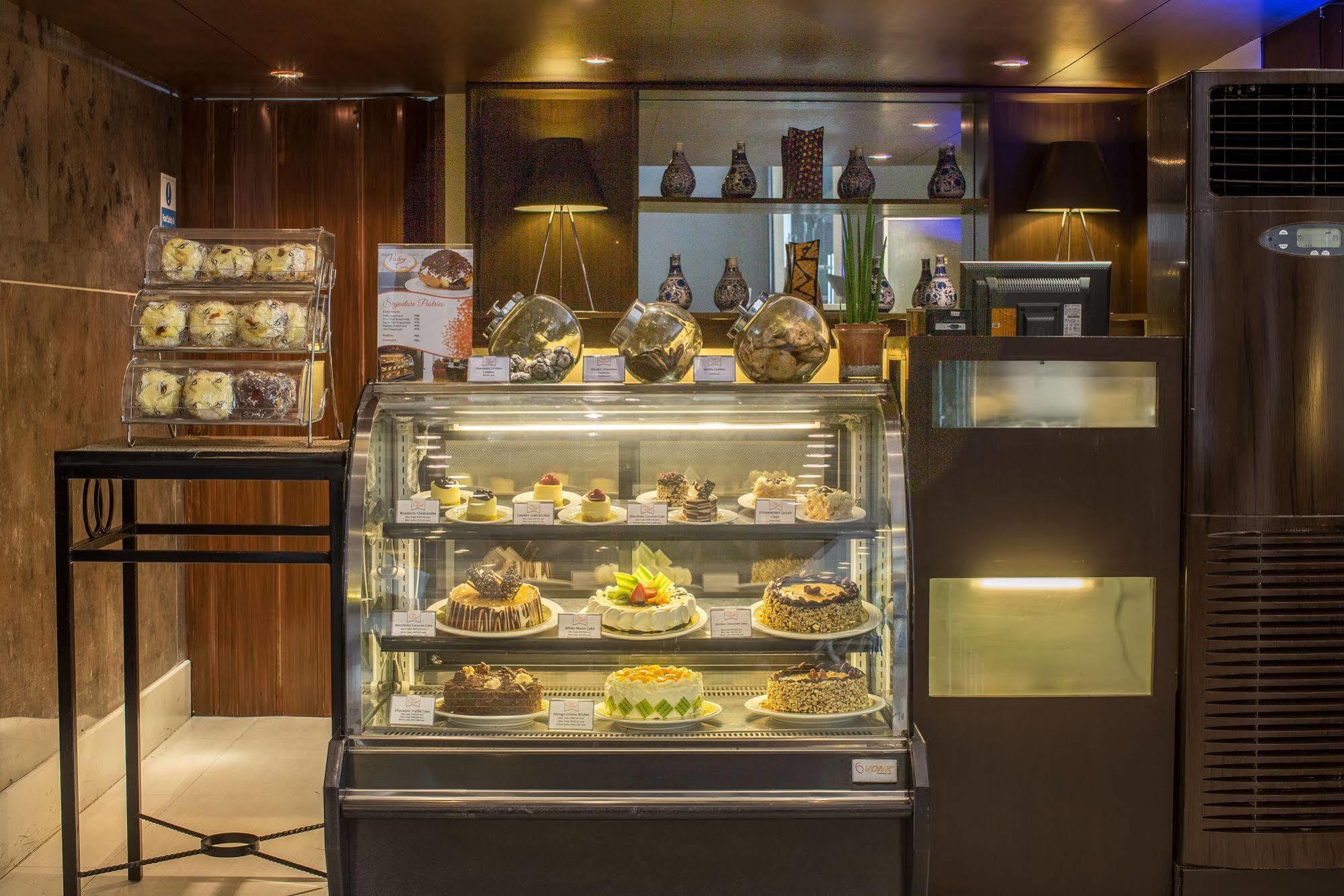 מונטינלופה The B Hotel Alabang מראה חיצוני תמונה