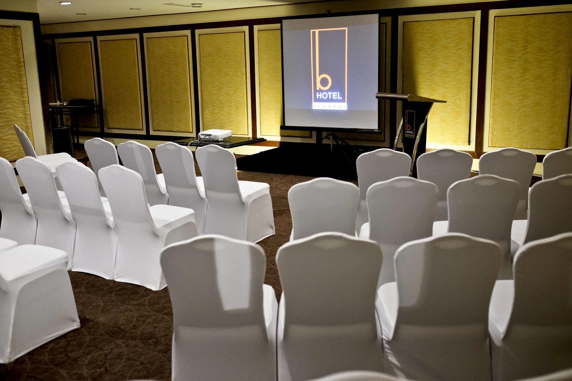 מונטינלופה The B Hotel Alabang מראה חיצוני תמונה