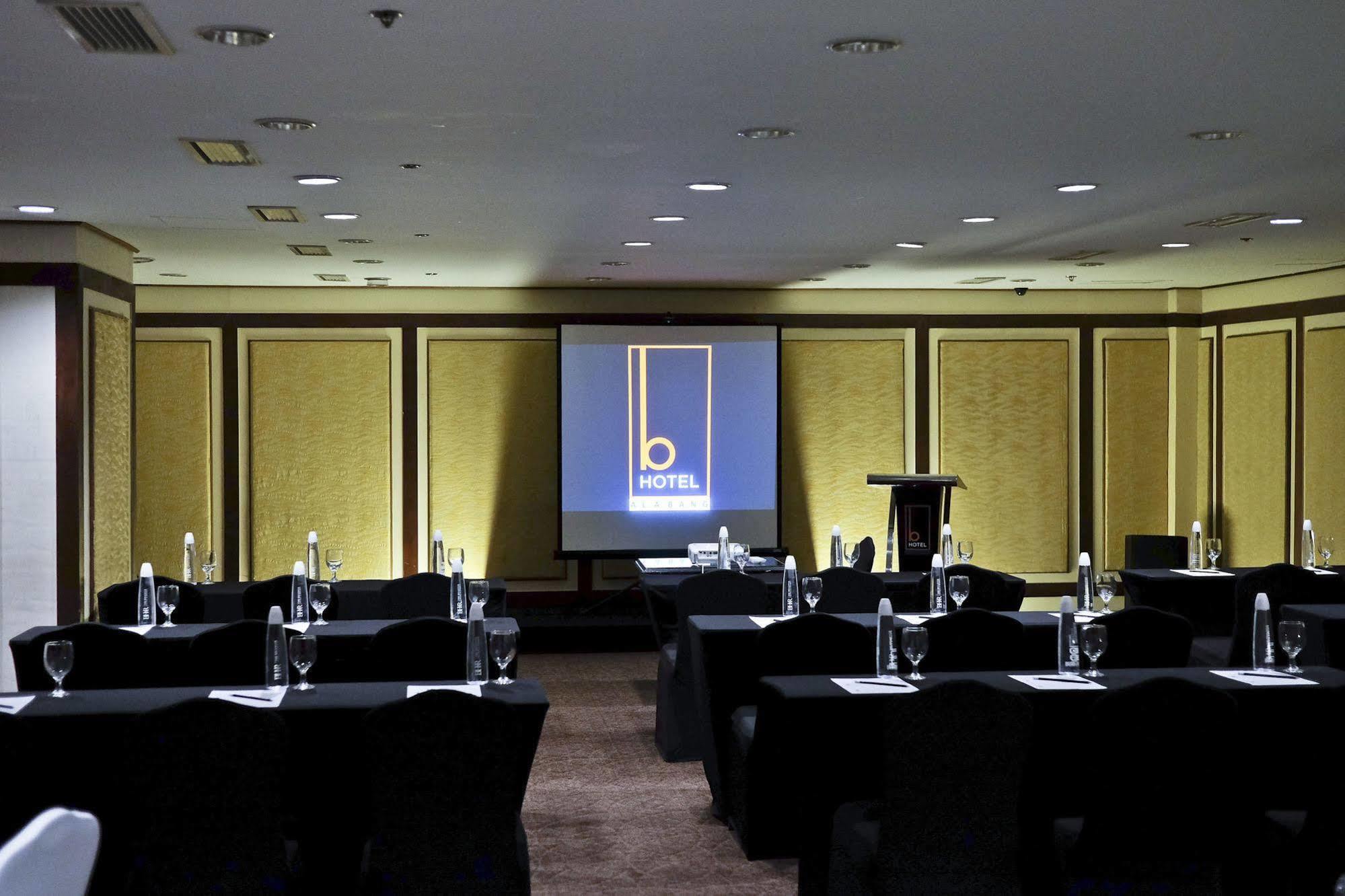 מונטינלופה The B Hotel Alabang מראה חיצוני תמונה