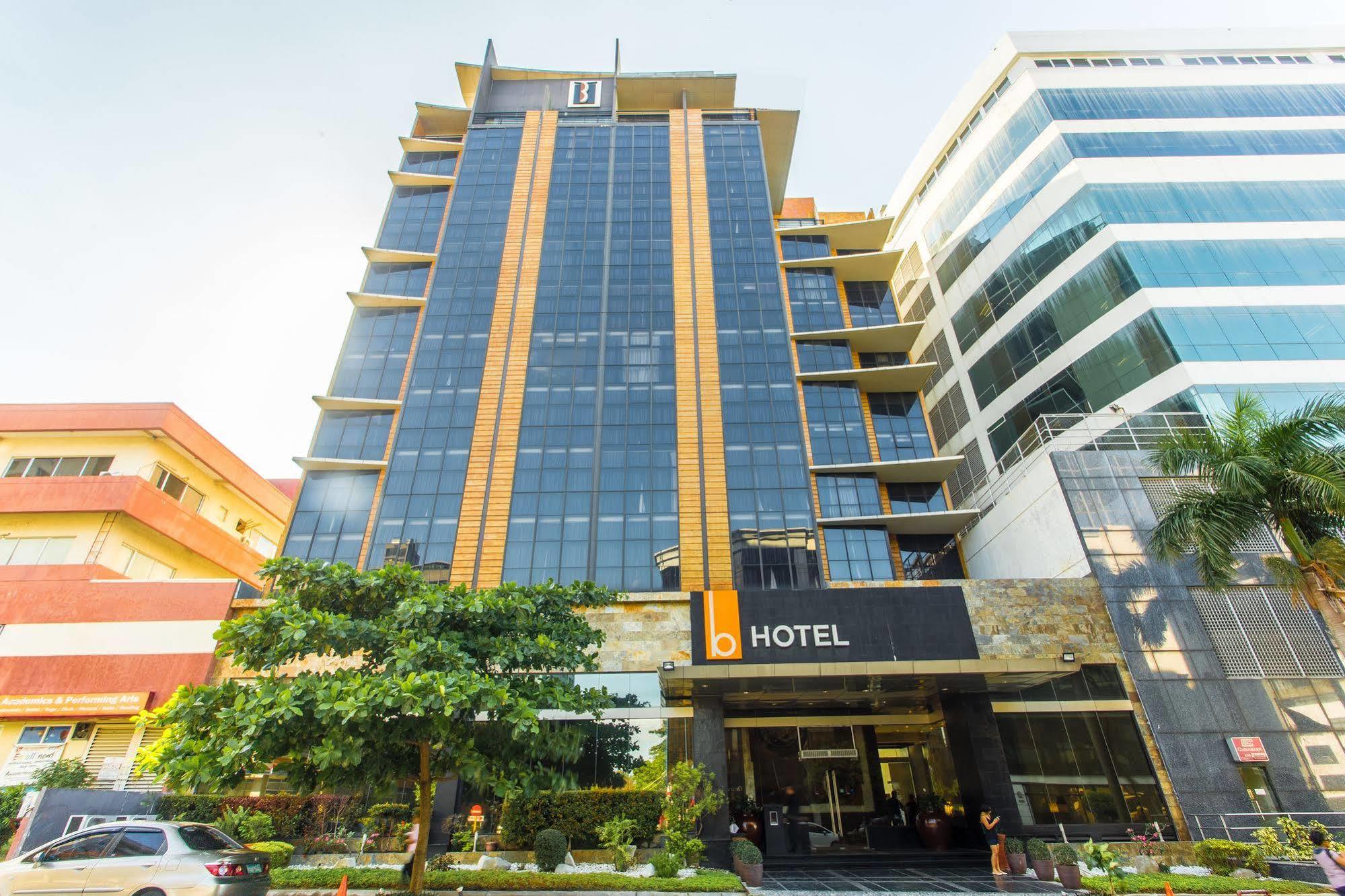 מונטינלופה The B Hotel Alabang מראה חיצוני תמונה