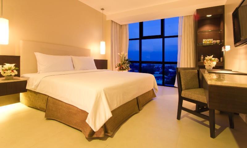 מונטינלופה The B Hotel Alabang מראה חיצוני תמונה