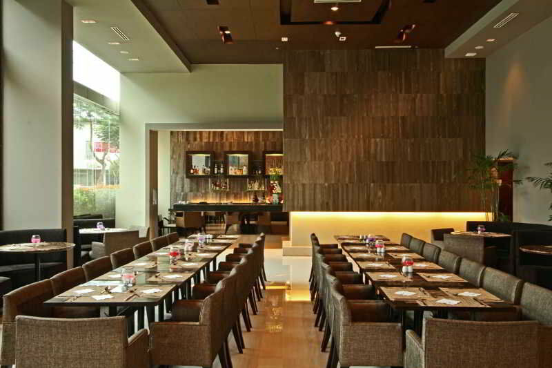 מונטינלופה The B Hotel Alabang מראה חיצוני תמונה